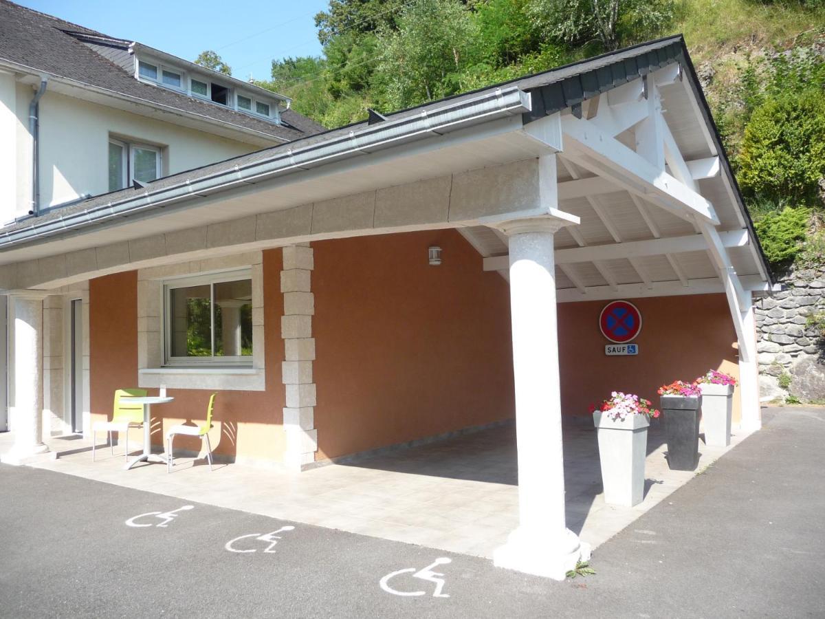 Logis Hotel L'Ayguelade Bielle Zewnętrze zdjęcie