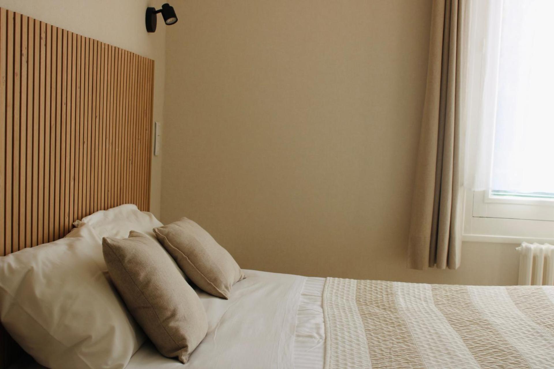 Logis Hotel L'Ayguelade Bielle Zewnętrze zdjęcie