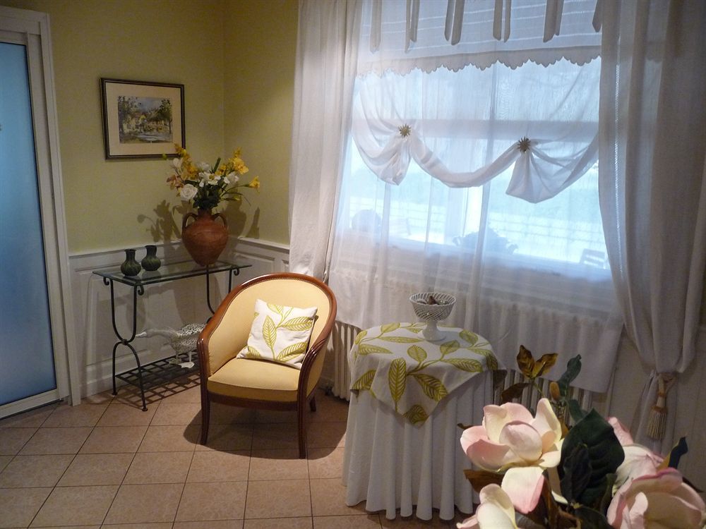 Logis Hotel L'Ayguelade Bielle Zewnętrze zdjęcie
