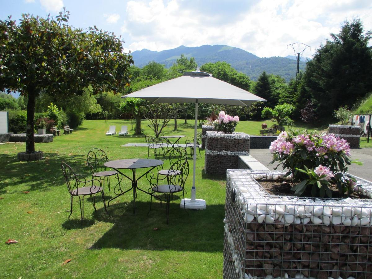 Logis Hotel L'Ayguelade Bielle Zewnętrze zdjęcie